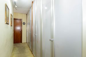 Image 26 - 918005
