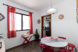 Image 39 - 918005