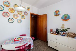 Image 36 - 918005