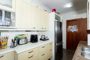Image 41 - 918005