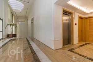 Image 13 - 918032