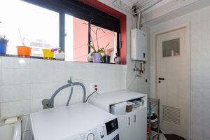 Image 38 - 918051