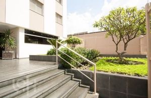 Image 8 - 918103