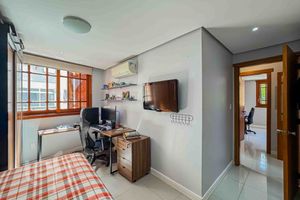 Image 19 - 918121