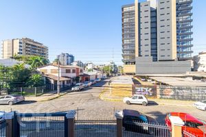 Image 15 - 918128