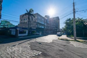 Image 10 - 918128