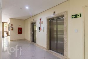 Image 18 - 918165