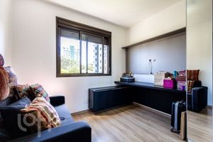 Image 4 - 918165