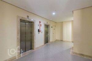 Image 19 - 918165