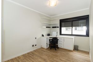 Image 17 - 918175