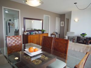 Image 4 - 918185