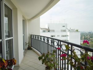 Image 22 - 918185