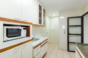 Image 26 - 918201