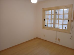 Image 3 - 918225
