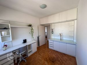 Image 18 - 918226