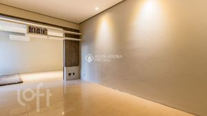Image 8 - 918227