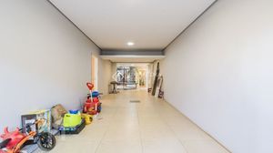 Image 30 - 918227
