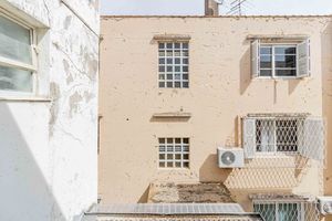 Image 14 - 918275