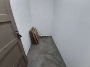 Image 18 - 918275