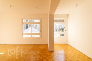 Image 1 - 918276