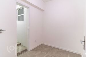 Image 15 - 918276
