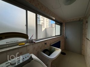 Image 18 - 918301