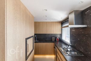 Image 19 - 918311