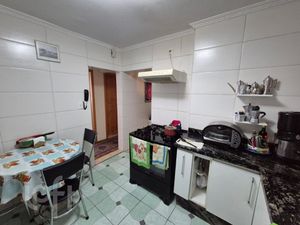 Image 2 - 918318
