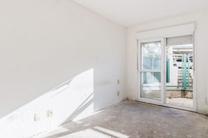 Image 3 - 918320
