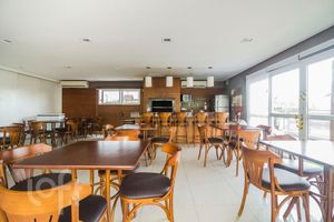 Image 27 - 918320