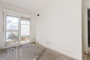 Image 4 - 918320