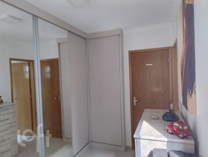 Image 10 - 918340
