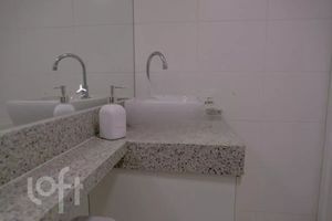 Image 5 - 918343