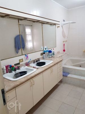 Image 18 - 918350