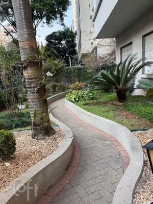 Image 9 - 918357