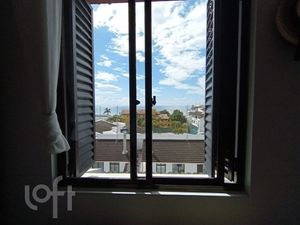 Image 44 - 918360
