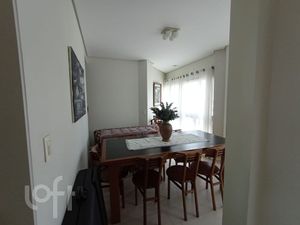 Image 30 - 918360