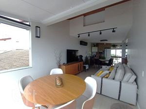 Image 7 - 918360