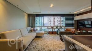 Image 12 - 918376