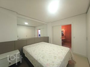 Image 15 - 918379