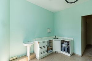 Image 4 - 918432