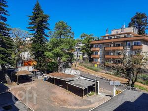 Image 10 - 918459