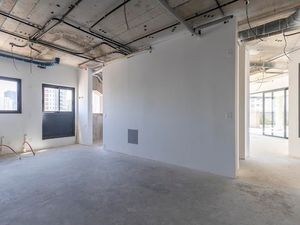 Image 37 - 918465