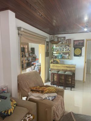 Image 15 - 918495