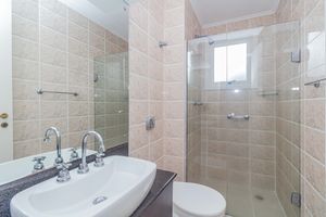 Image 19 - 918501
