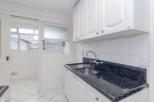Image 22 - 918501