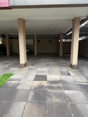 Image 17 - 918501