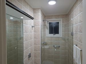 Image 11 - 918501