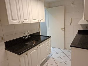 Image 12 - 918501