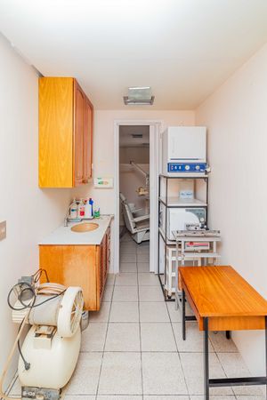 Image 14 - 918516